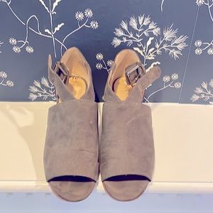 9 West - Sandal - Grey - Size 9 1/2